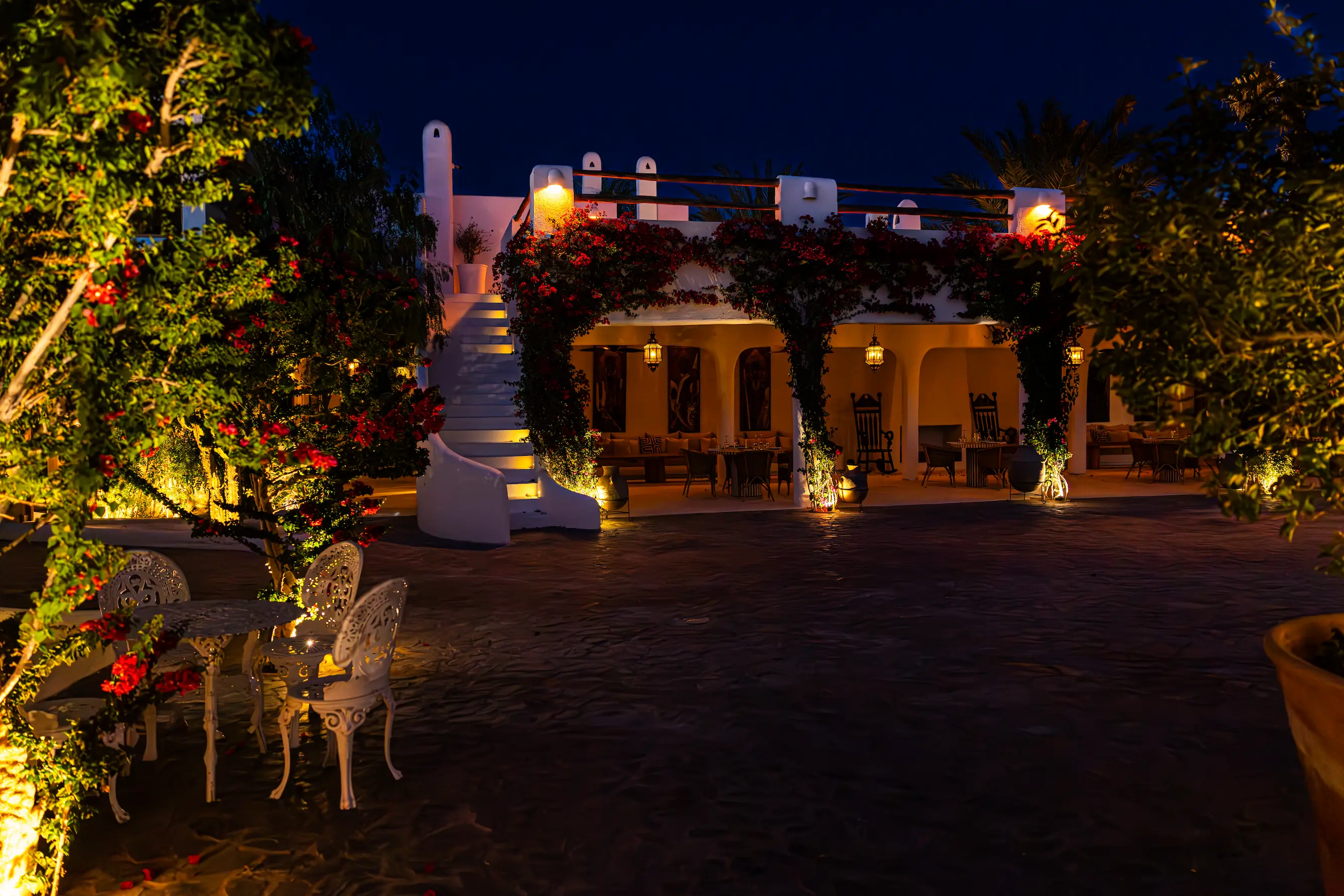 Tienda beduina tradicional en un hotel de lujo en el valle de Agafay cerca de Marrakech